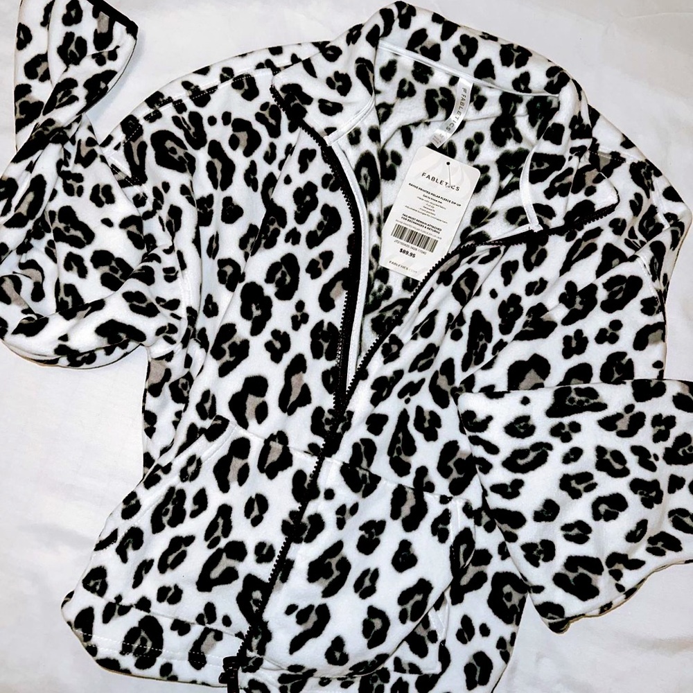 Size medium Fabletics fleece jacket